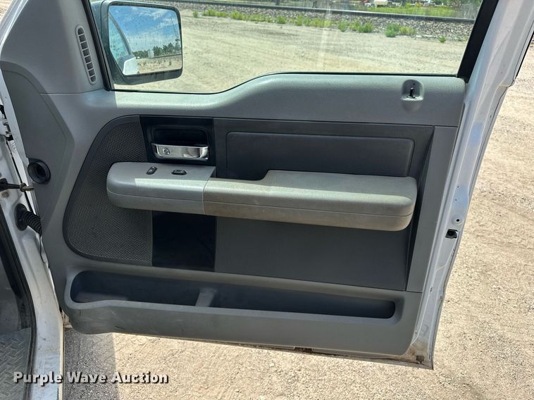 image for item DF8557 2007 Ford F150 SuperCab pickup truck