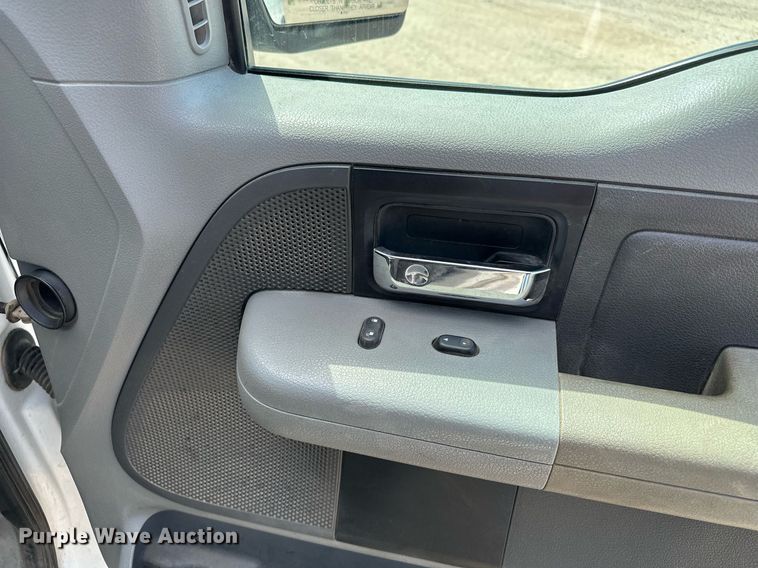 image for item DF8557 2007 Ford F150 SuperCab pickup truck