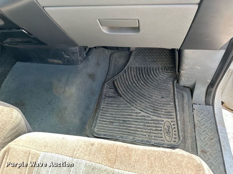 image for item DF8557 2007 Ford F150 SuperCab pickup truck