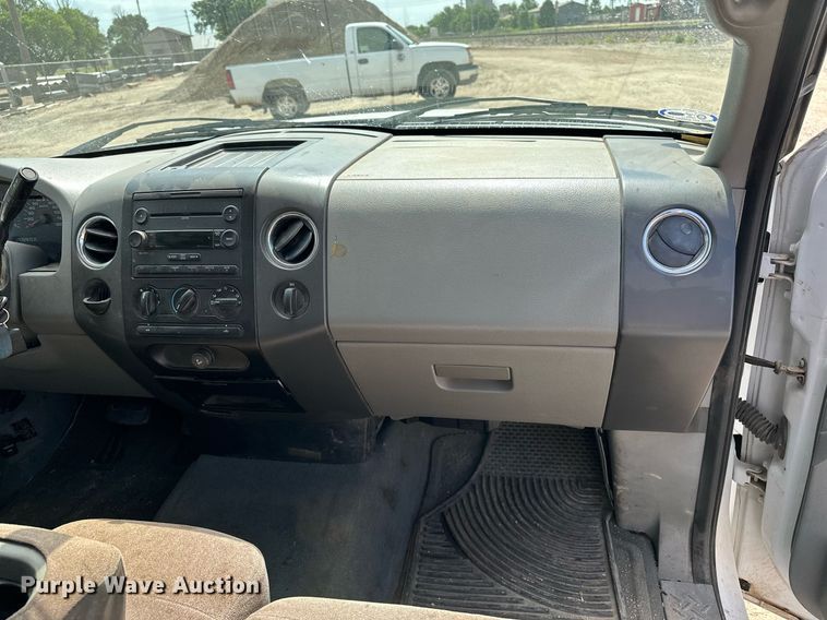 image for item DF8557 2007 Ford F150 SuperCab pickup truck