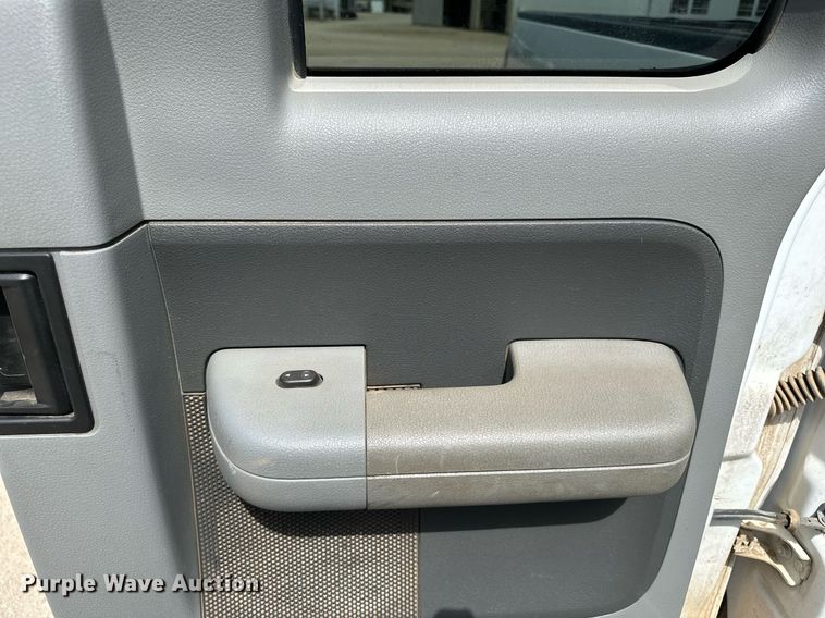 image for item DF8557 2007 Ford F150 SuperCab pickup truck