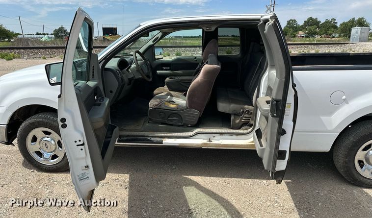 image for item DF8557 2007 Ford F150 SuperCab pickup truck