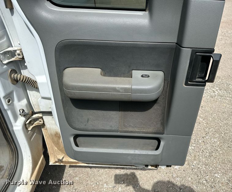 image for item DF8557 2007 Ford F150 SuperCab pickup truck