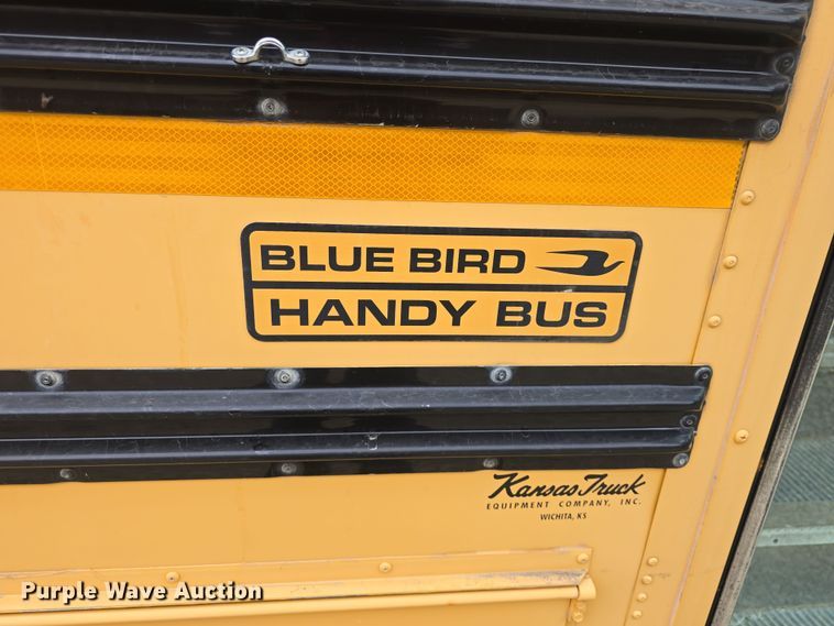 image for item DO7938 2006 Ford E450 Super Duty school bus