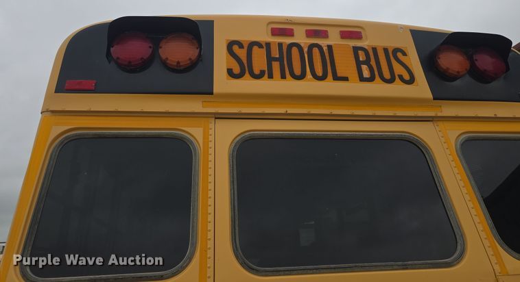 image for item DO7938 2006 Ford E450 Super Duty school bus