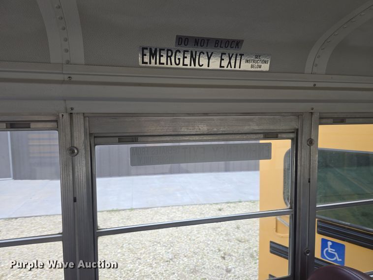 image for item DO7938 2006 Ford E450 Super Duty school bus