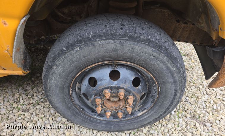 image for item DO7938 2006 Ford E450 Super Duty school bus