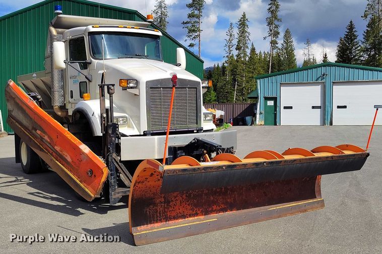 image for item DP5001 2009 Kenworth T800 spreader truck