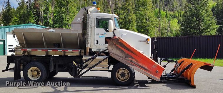 image for item DP5001 2009 Kenworth T800 spreader truck
