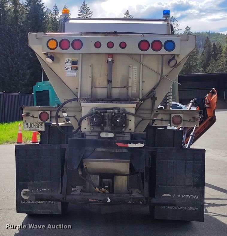 image for item DP5001 2009 Kenworth T800 spreader truck