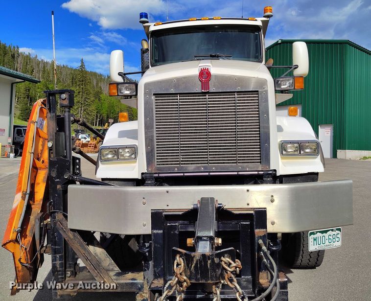 image for item DP5001 2009 Kenworth T800 spreader truck