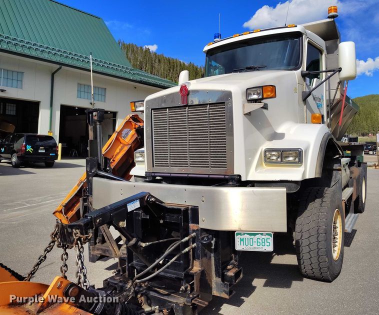 image for item DP5001 2009 Kenworth T800 spreader truck