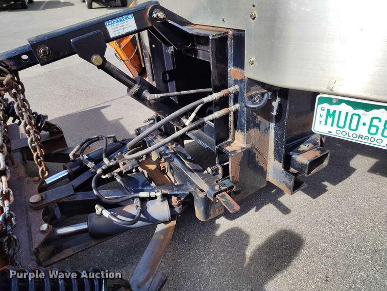 image for item DP5001 2009 Kenworth T800 spreader truck