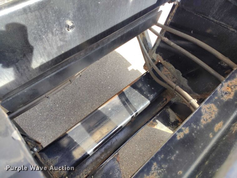 image for item DP5001 2009 Kenworth T800 spreader truck