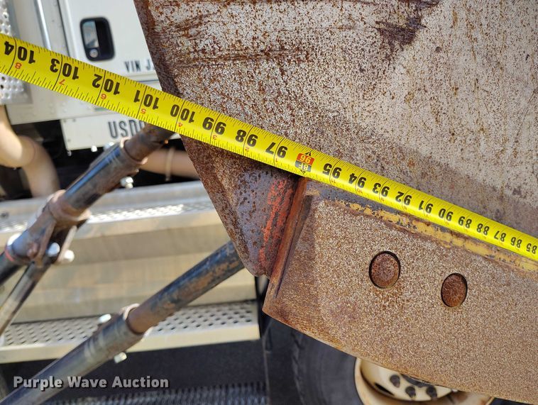 image for item DP5001 2009 Kenworth T800 spreader truck