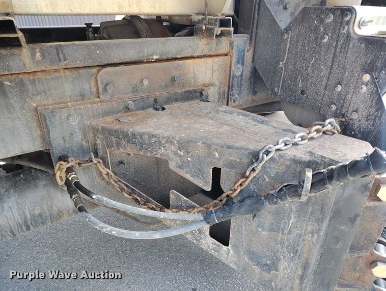 image for item DP5001 2009 Kenworth T800 spreader truck