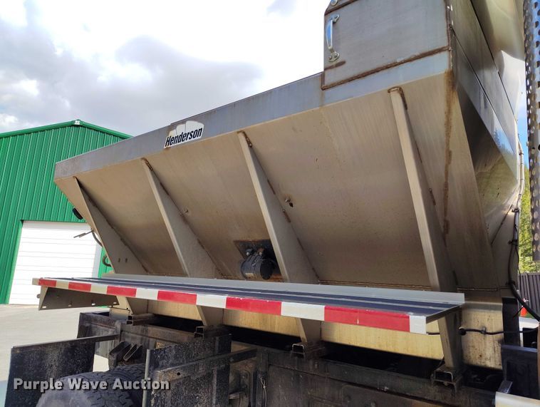 image for item DP5001 2009 Kenworth T800 spreader truck