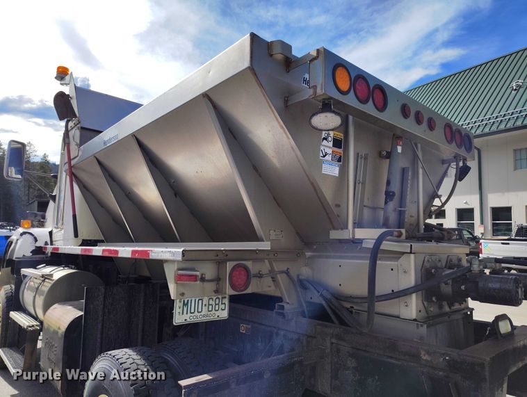 image for item DP5001 2009 Kenworth T800 spreader truck