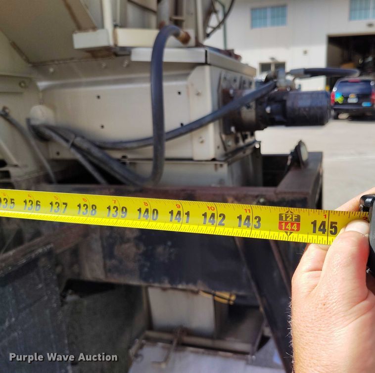 image for item DP5001 2009 Kenworth T800 spreader truck