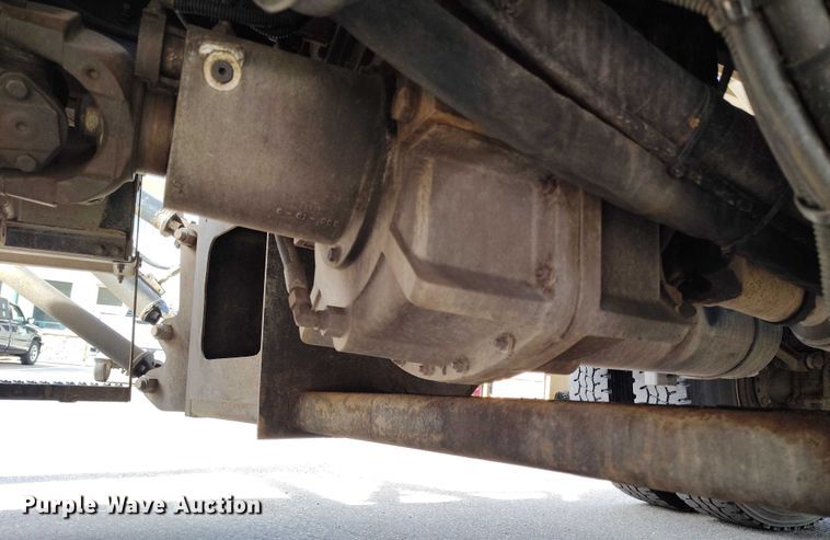 image for item DP5001 2009 Kenworth T800 spreader truck