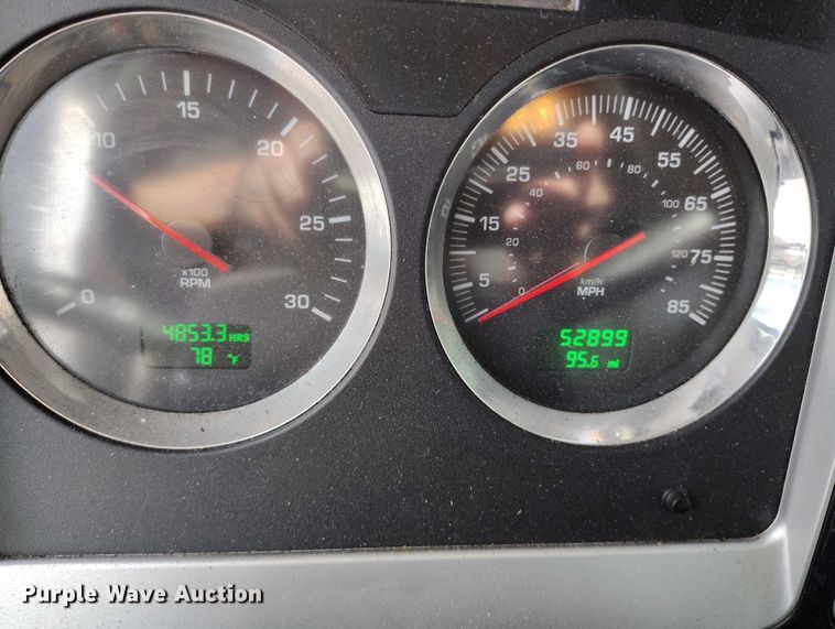 image for item DP5001 2009 Kenworth T800 spreader truck