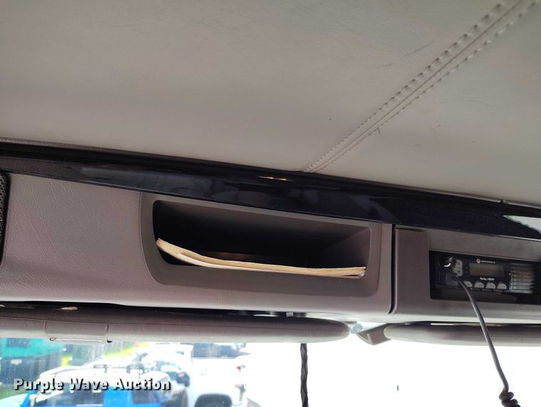 image for item DP5001 2009 Kenworth T800 spreader truck