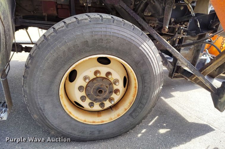 image for item DP5001 2009 Kenworth T800 spreader truck