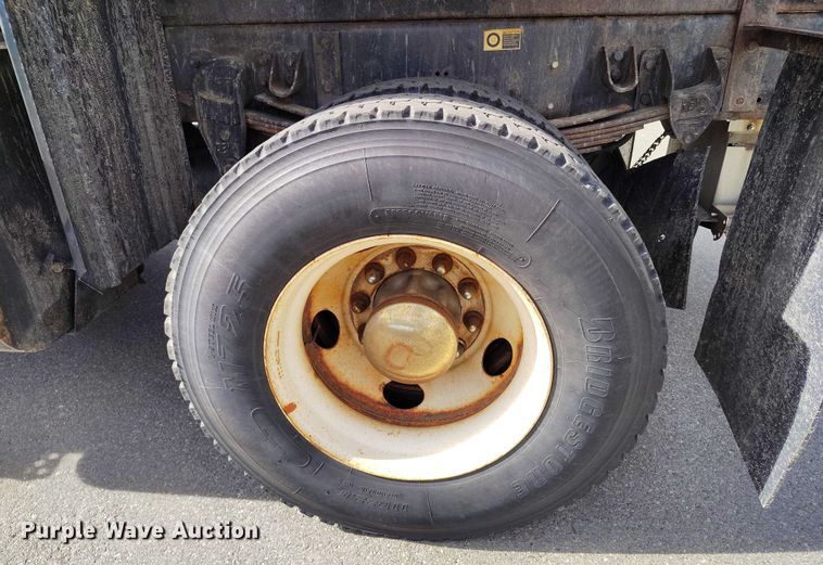 image for item DP5001 2009 Kenworth T800 spreader truck