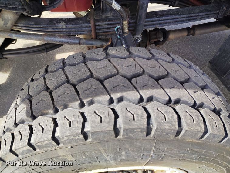 image for item DP5001 2009 Kenworth T800 spreader truck