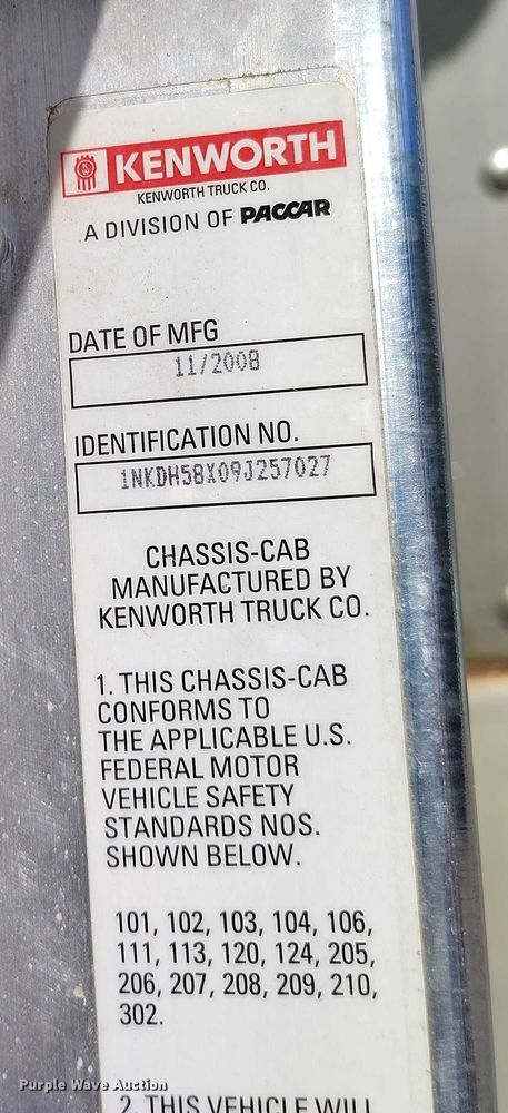 image for item DP5001 2009 Kenworth T800 spreader truck