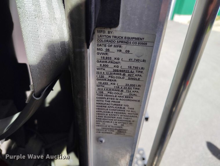 image for item DP5001 2009 Kenworth T800 spreader truck