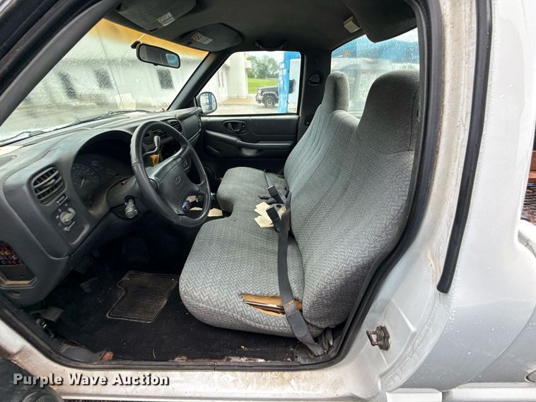 image for item DR2780 1998 Chevrolet S10 pickup truck