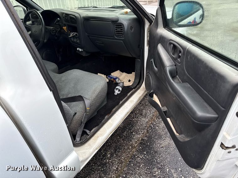 image for item DR2780 1998 Chevrolet S10 pickup truck