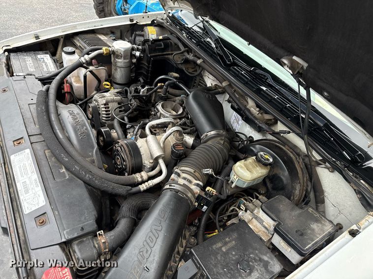 image for item DR2780 1998 Chevrolet S10 pickup truck