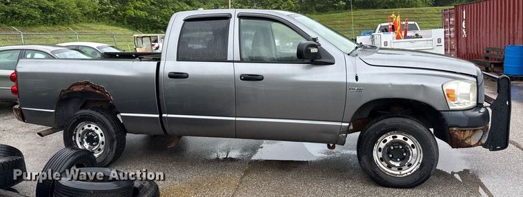 image for item DR2781 2007 Dodge Ram 1500 Quad Cab pickup truck