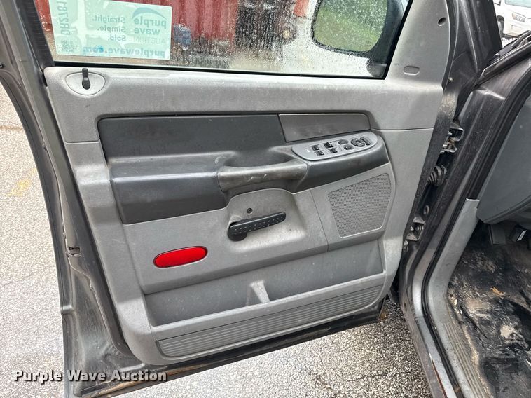 image for item DR2781 2007 Dodge Ram 1500 Quad Cab pickup truck