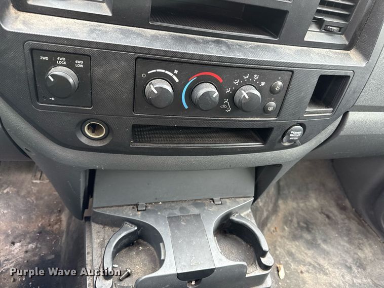 image for item DR2781 2007 Dodge Ram 1500 Quad Cab pickup truck