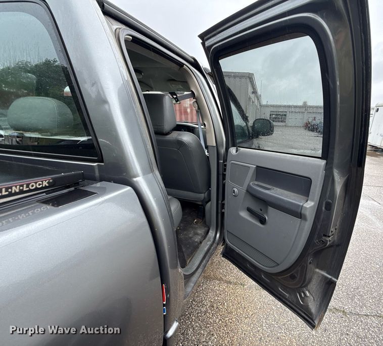 image for item DR2781 2007 Dodge Ram 1500 Quad Cab pickup truck