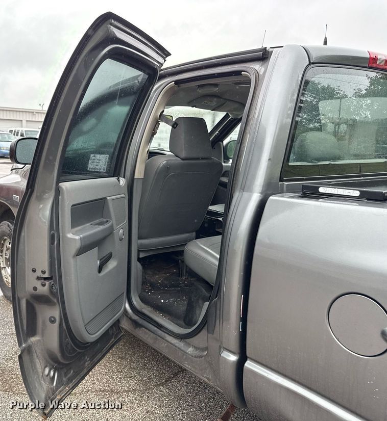 image for item DR2781 2007 Dodge Ram 1500 Quad Cab pickup truck