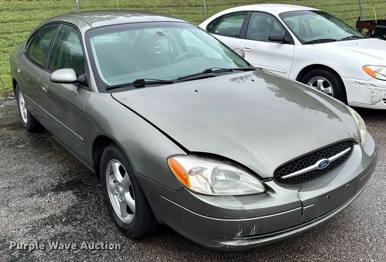 image for item DR2782 2002 Ford Taraus 