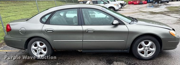 image for item DR2782 2002 Ford Taraus 