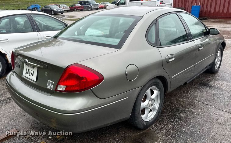 image for item DR2782 2002 Ford Taraus 