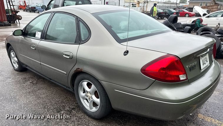 image for item DR2782 2002 Ford Taraus 