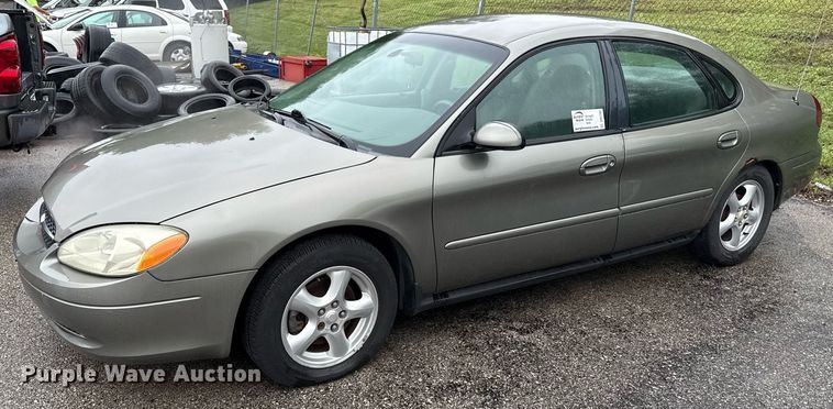 image for item DR2782 2002 Ford Taraus 