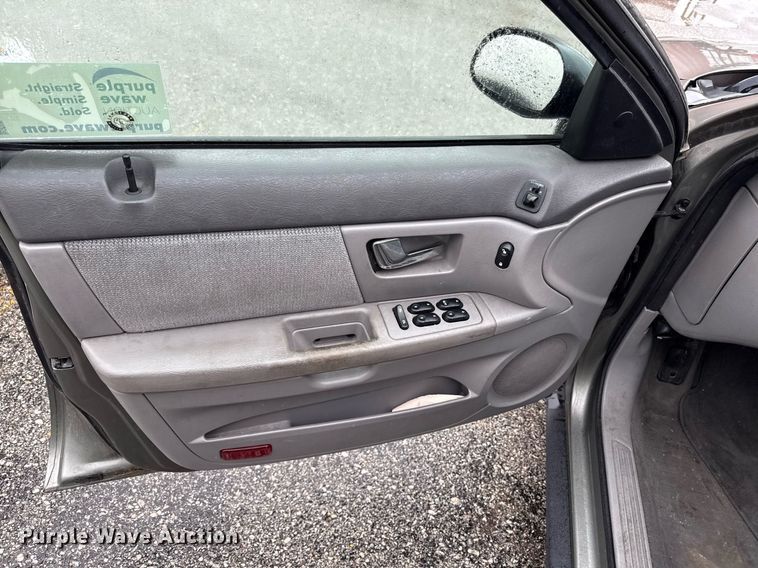 image for item DR2782 2002 Ford Taraus 