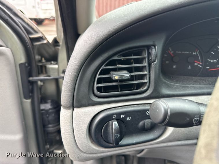 image for item DR2782 2002 Ford Taraus 