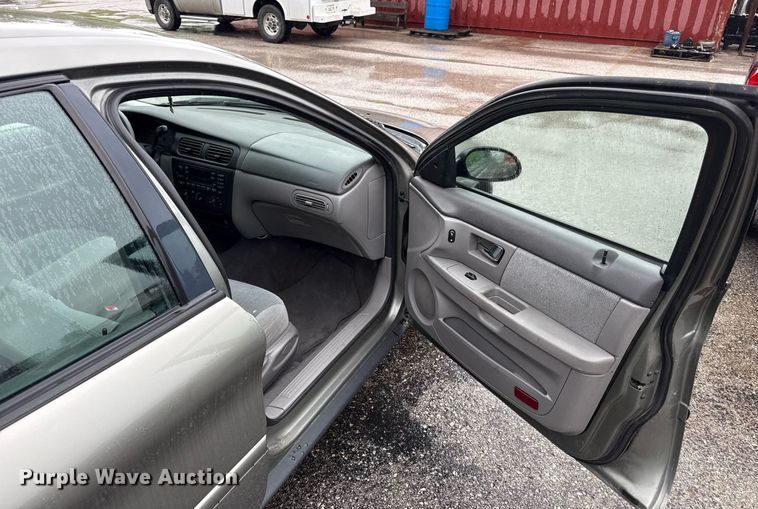 image for item DR2782 2002 Ford Taraus 