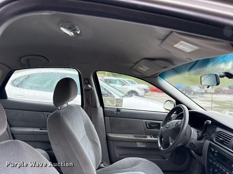 image for item DR2782 2002 Ford Taraus 