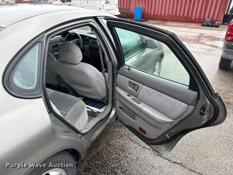 image for item DR2782 2002 Ford Taraus 