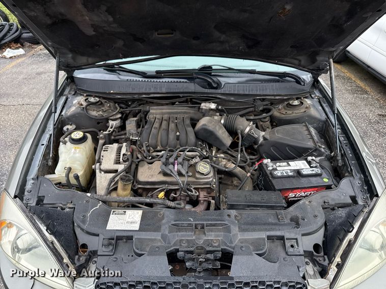 image for item DR2782 2002 Ford Taraus 